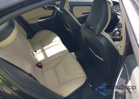 2013 Volvo S60 T5 z USA, uszkodzony, nr VIN YV1612FH2D2206523